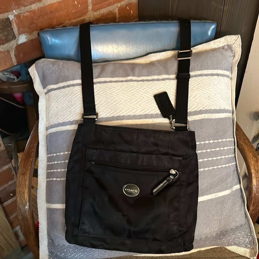 Vintage Coach authentic. Crossbody bag